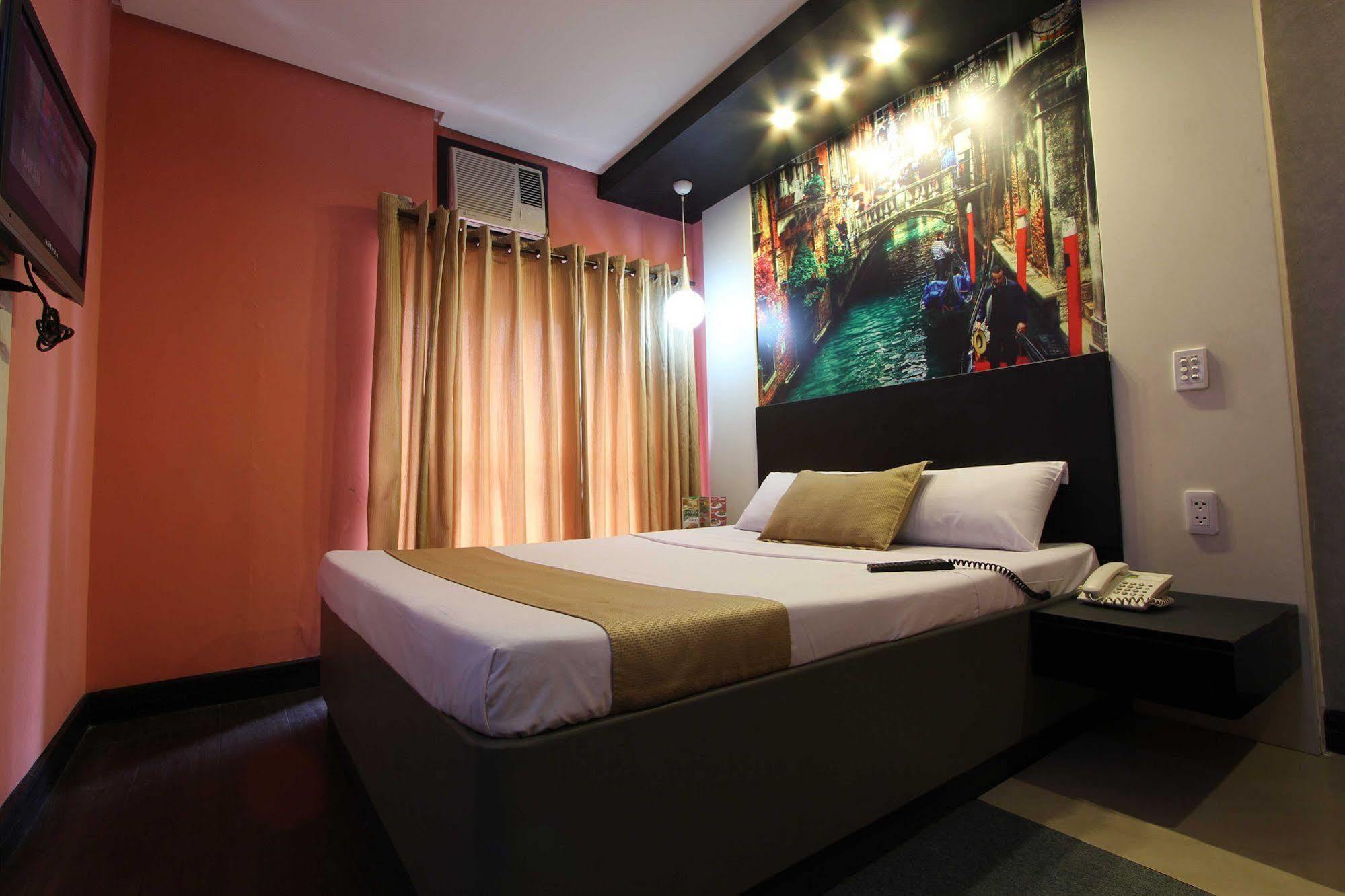 Hotel Dreamworld Araneta Cubao Екстер'єр фото