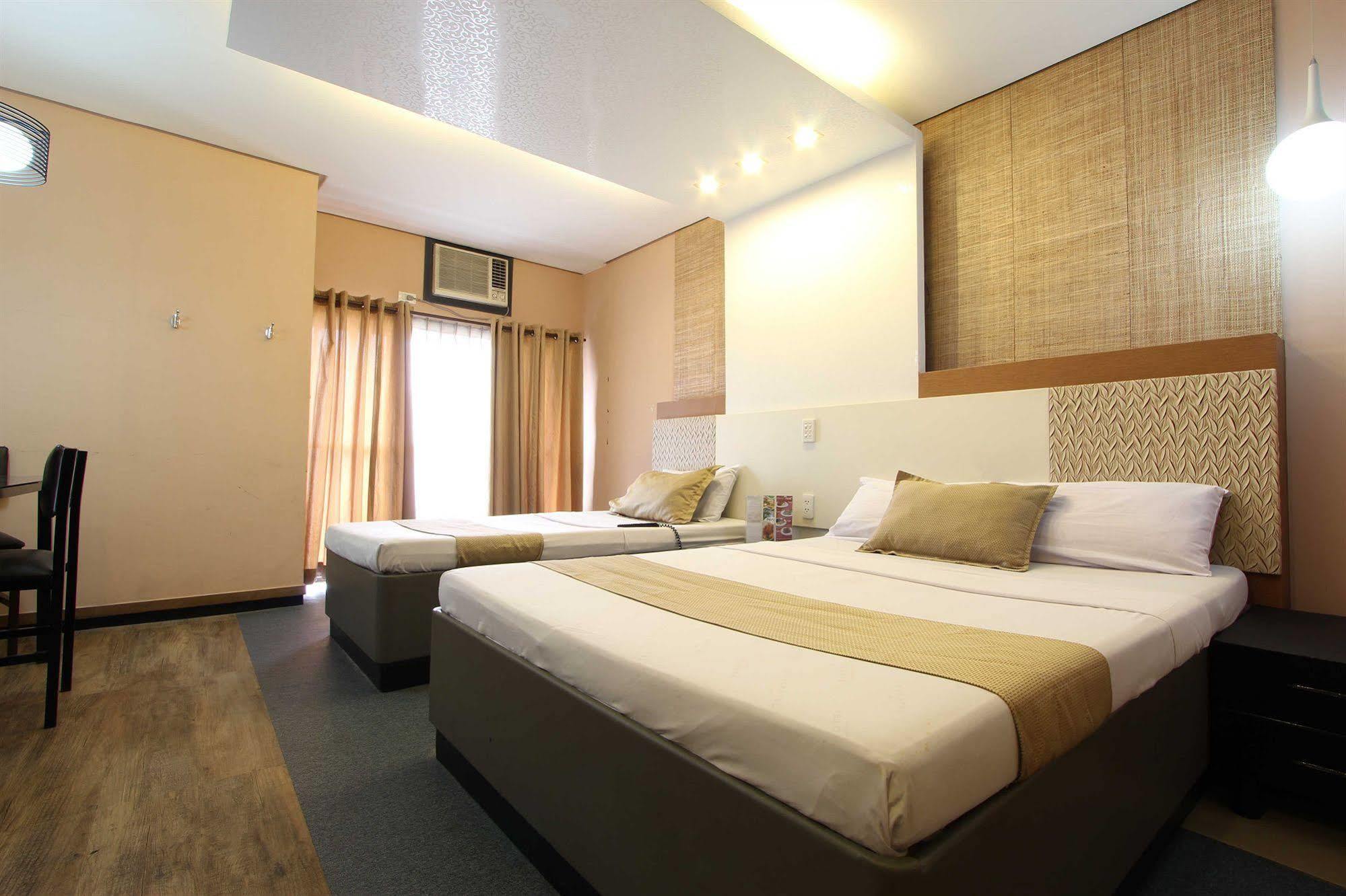 Hotel Dreamworld Araneta Cubao Екстер'єр фото